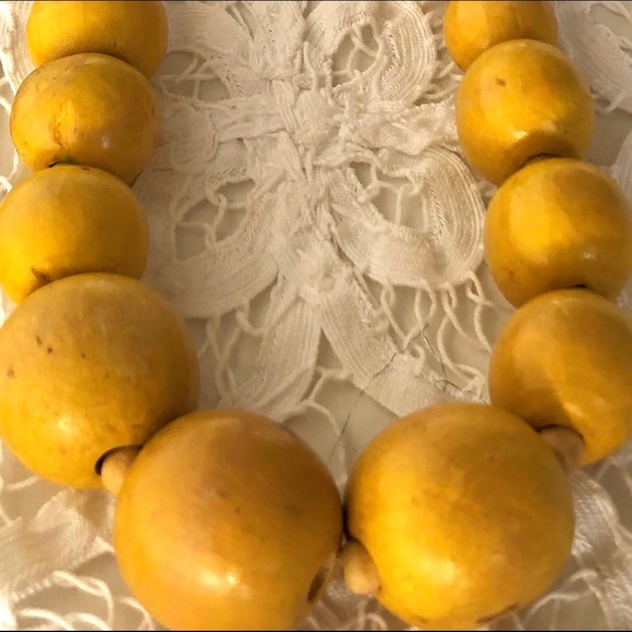 Vintage Yellow Wood Bead Necklace - Picture 4 of 7